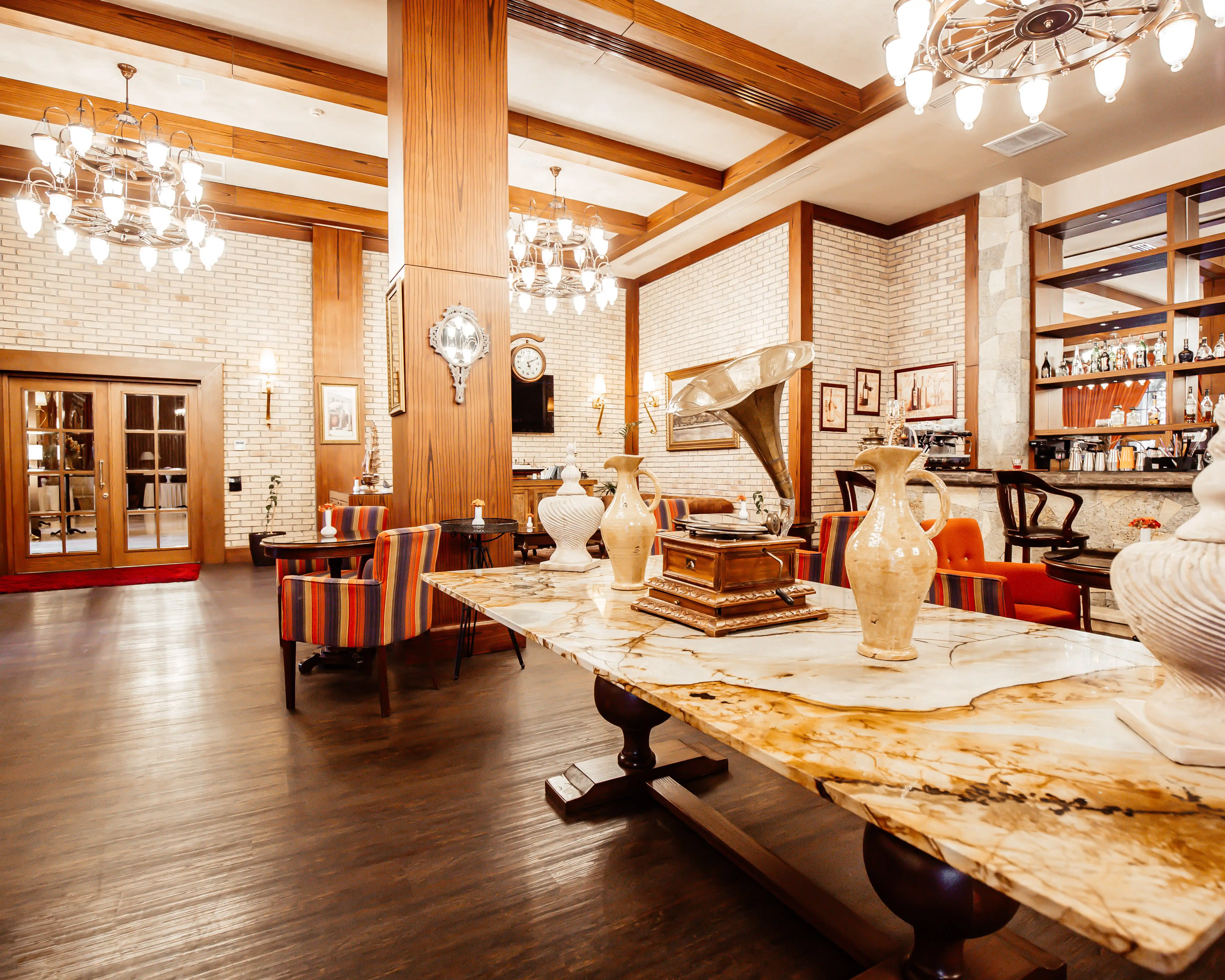 Retail & Showroom Interiors